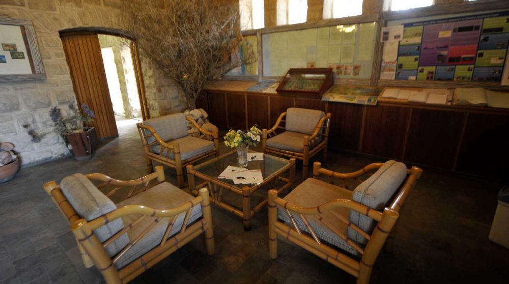 Salon à l'entrée du Okaukuejo