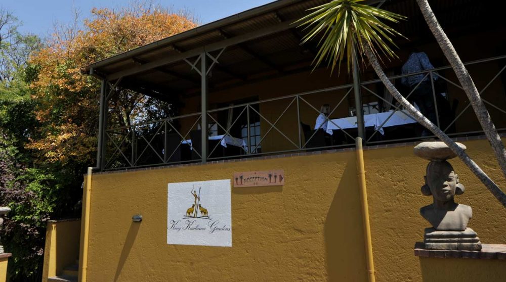 L'entrée de l'hôtel Villa Verdi