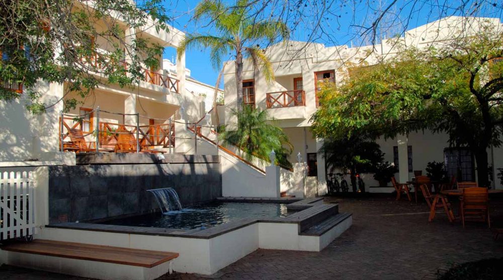La cour intérieure de l'hôtel en Afrique du Sud