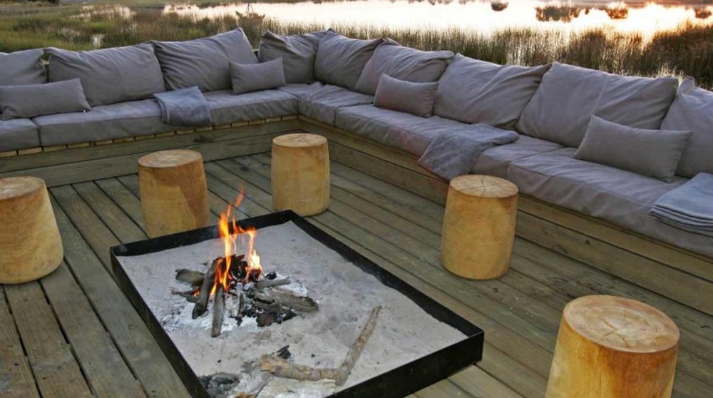 Canapé au coin du feu