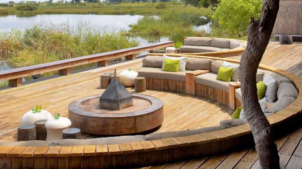 La terrasse dans le Delta de l'Okavango