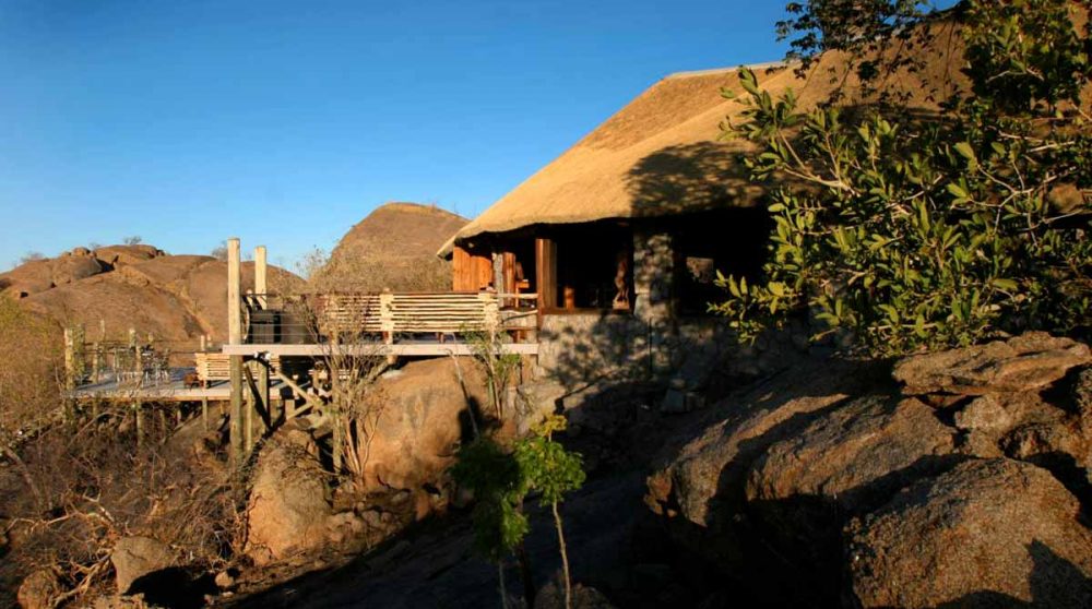 Une terrasse près des rochers dans le plateau central