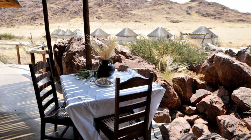 Déjeuner face à la savane à Namib