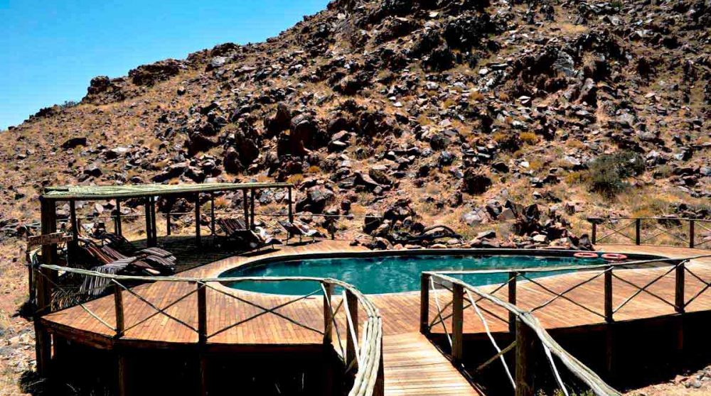 La piscine dans le désert du Namib