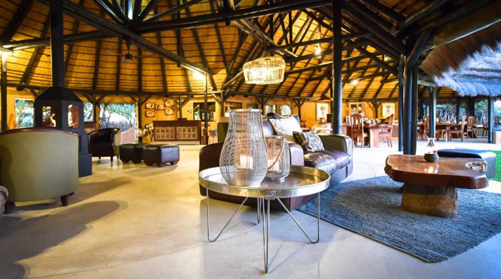 L'espace lounge de l'Okonjima Bush Camp