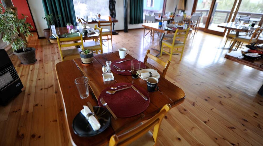 Une table pour déjeuner au Stiltz