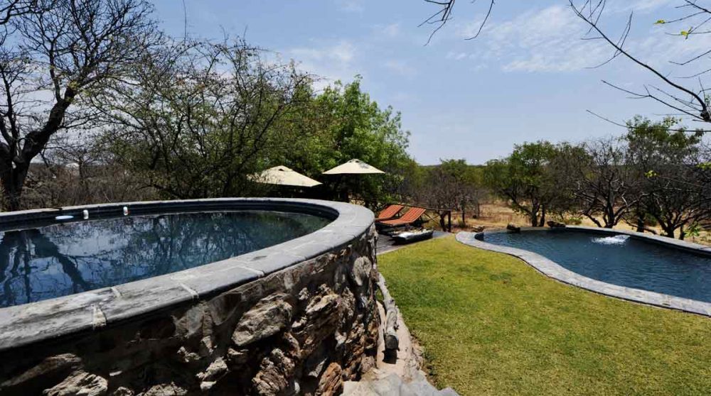 La piscine du Toshari Lodge