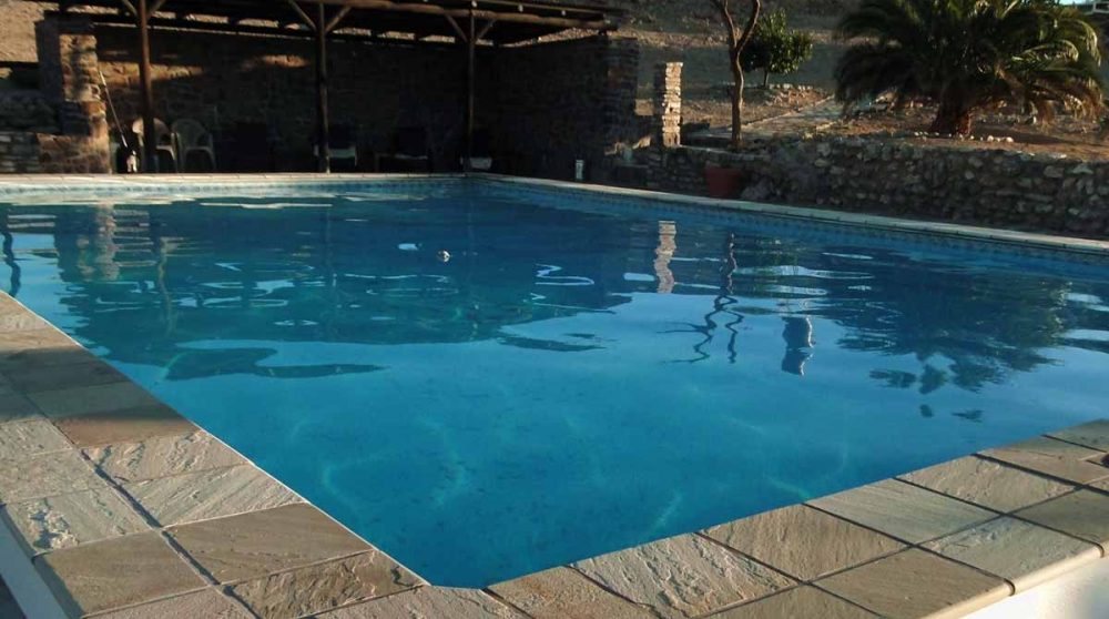 Autre vue de la piscine du Tsondab Valley Lodge