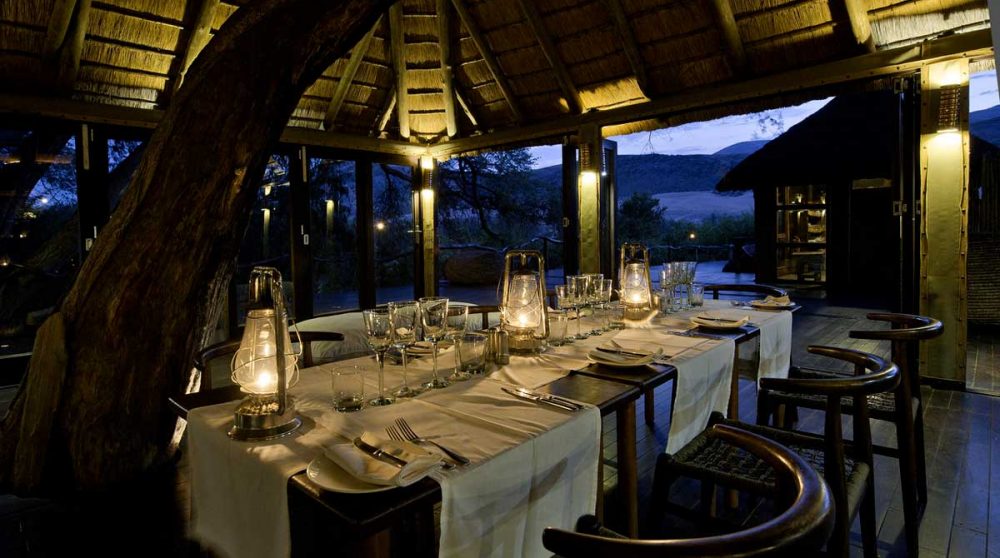 Une table au restaurant en Namibie