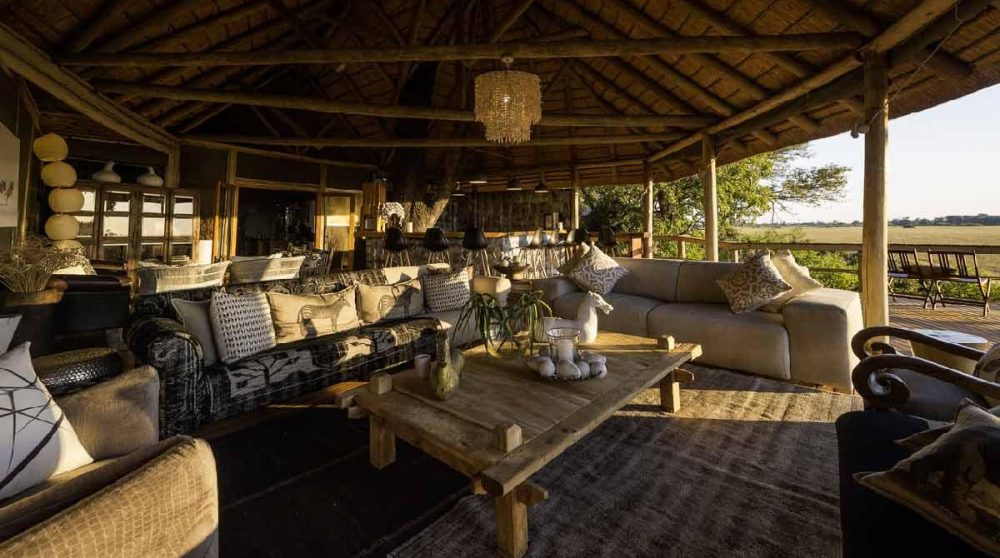 Le lounge baigné de soleil