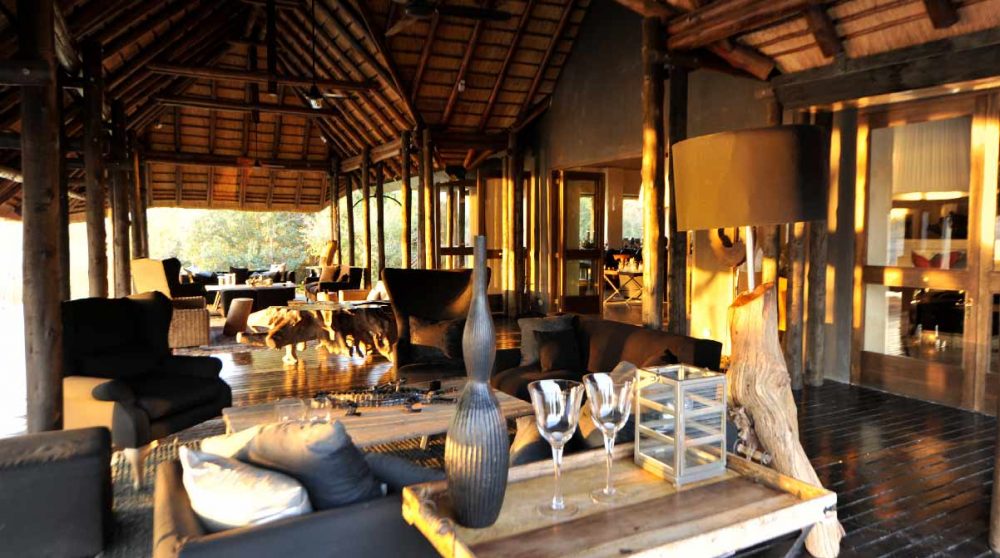 Autre vue du salon à Sabi Sand