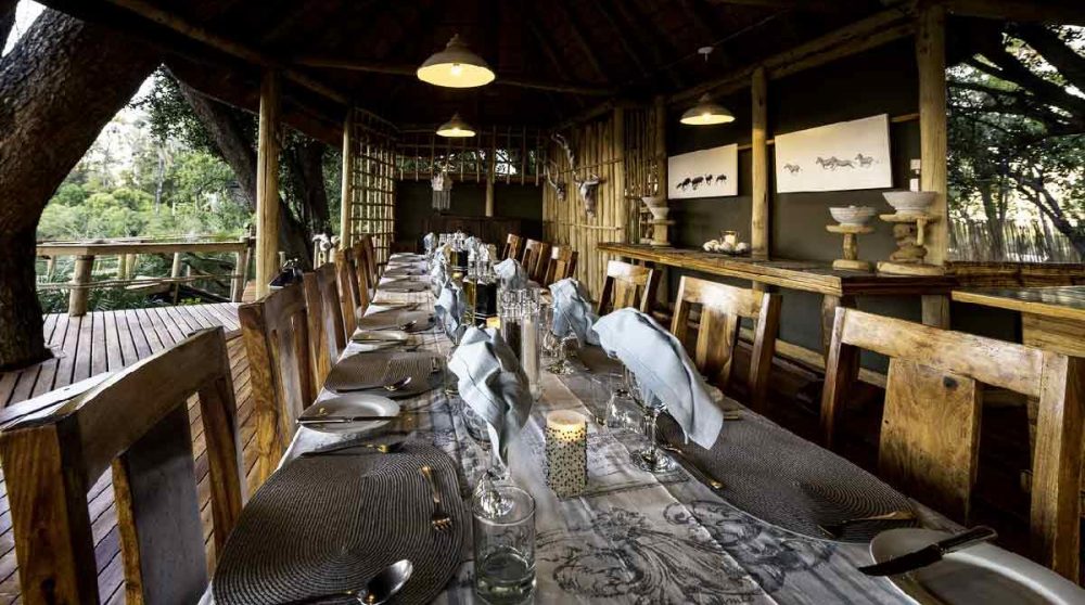 La salle à manger dans le Delta de l'Okavango