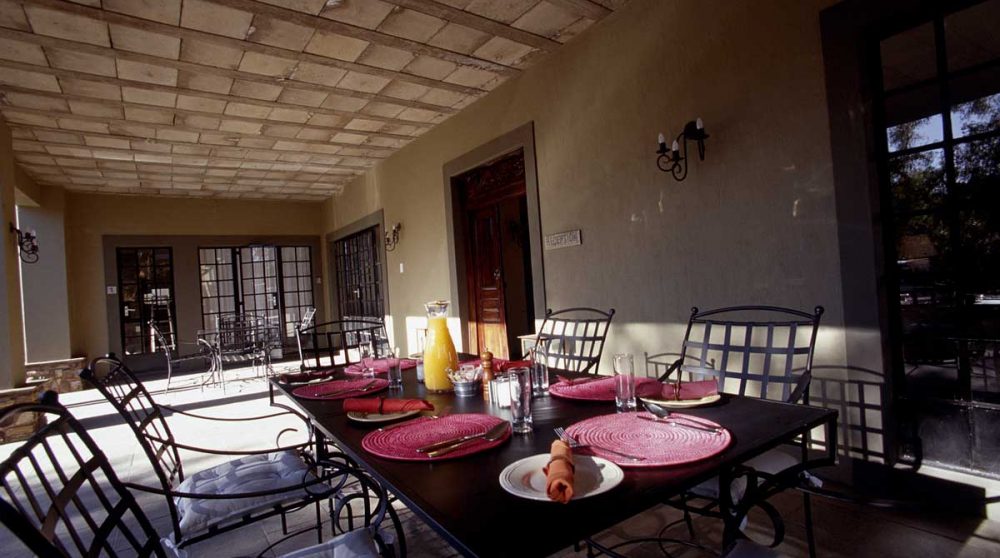 Déjeuner sur la terrasse à Windhoek