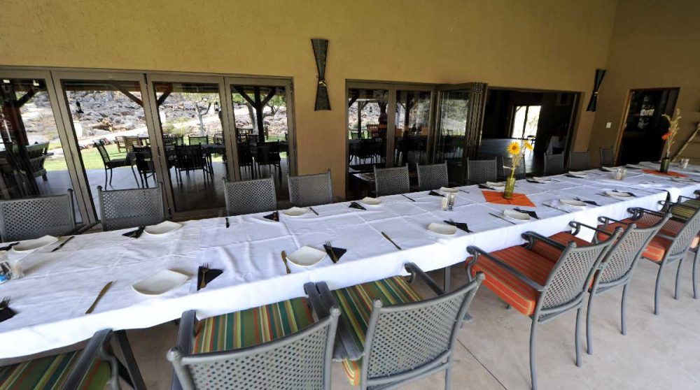 Table pour déjeuner au Toshari Lodge