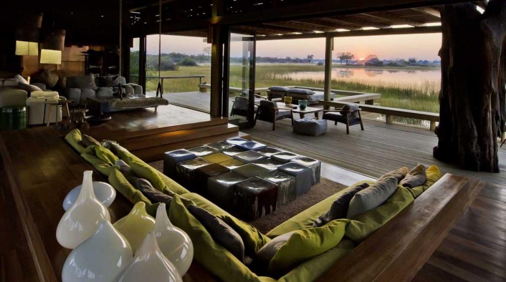 Le salon donnant sur la terrasse dans le Delta de l'Okavango