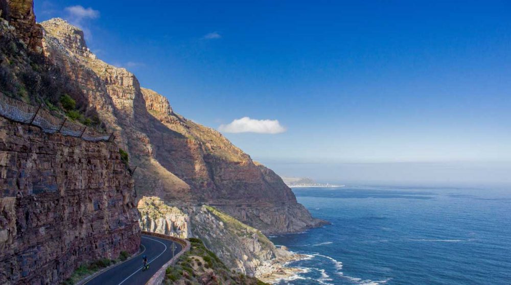 La route escarpée de Chapman's Peak Drive