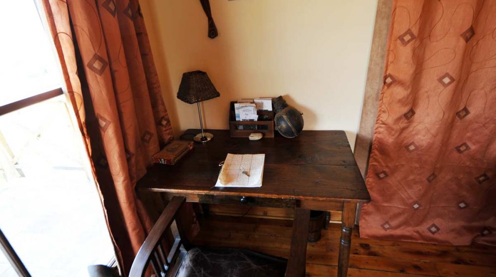 Coin bureau dans une chambre