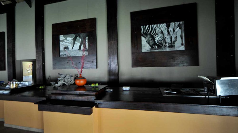 Buffet et décoration à Etosha