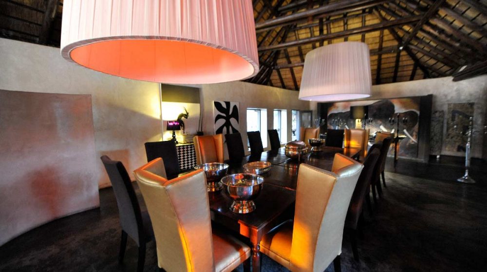 Salle à manger de l'hôtel