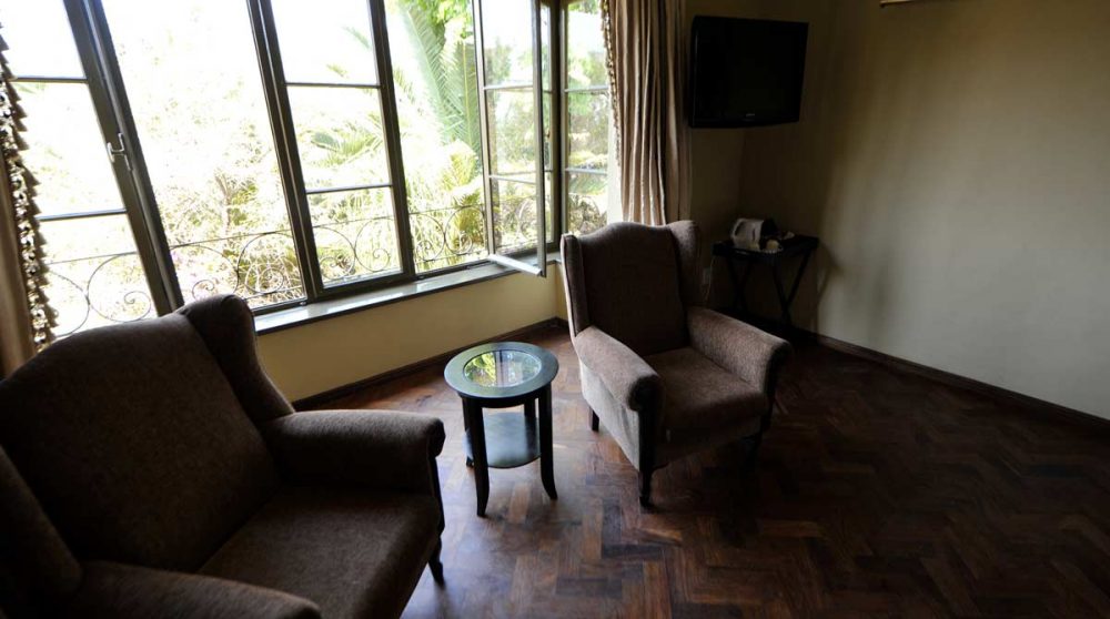 Fauteuils dans la chambre