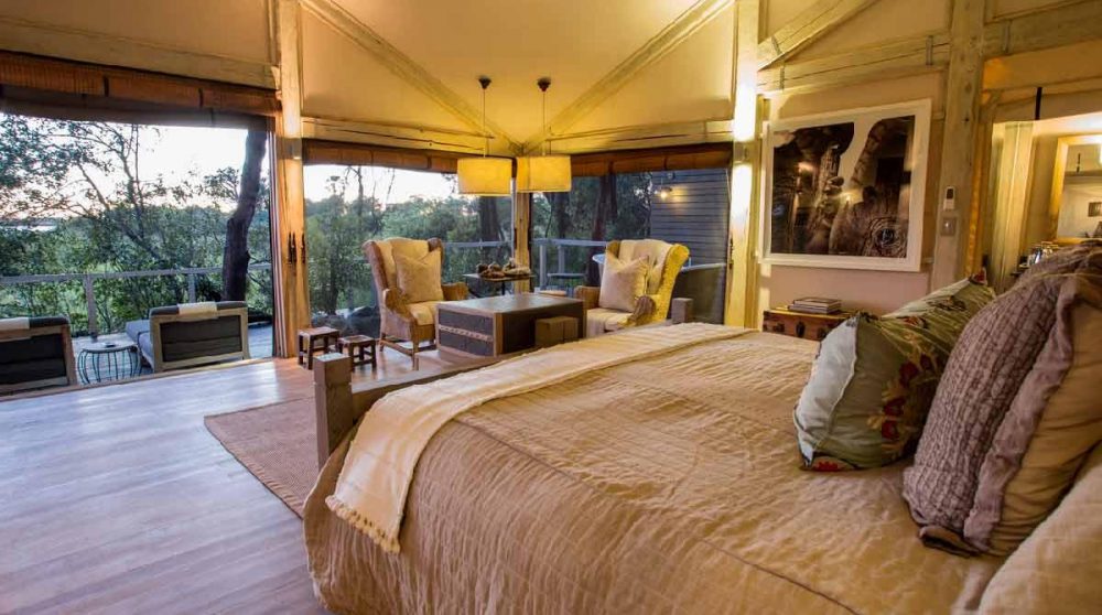 Le lit dans une tente