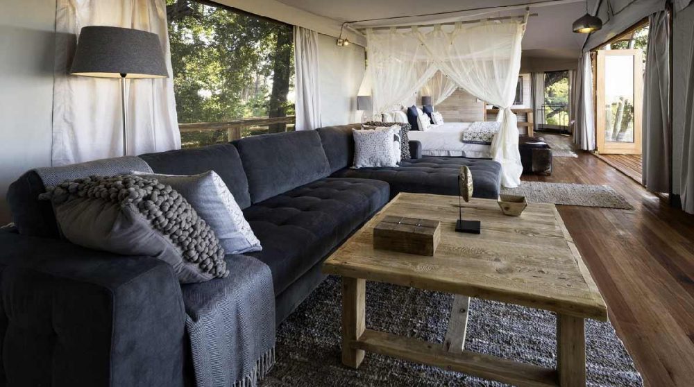 Dans l'une des tentes dans le Delta de l'Okavango