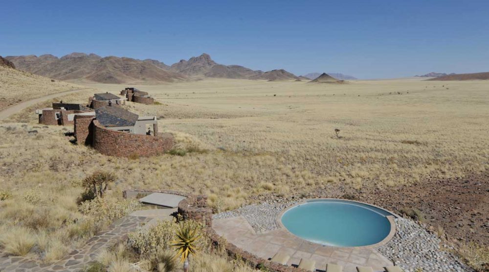 Une petite piscine dans la savane