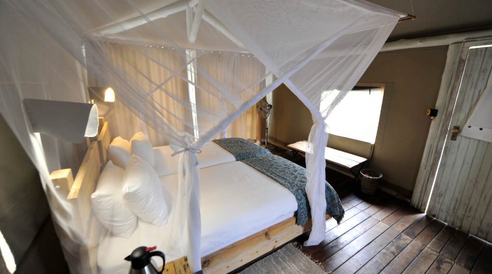 Lit dans une tente