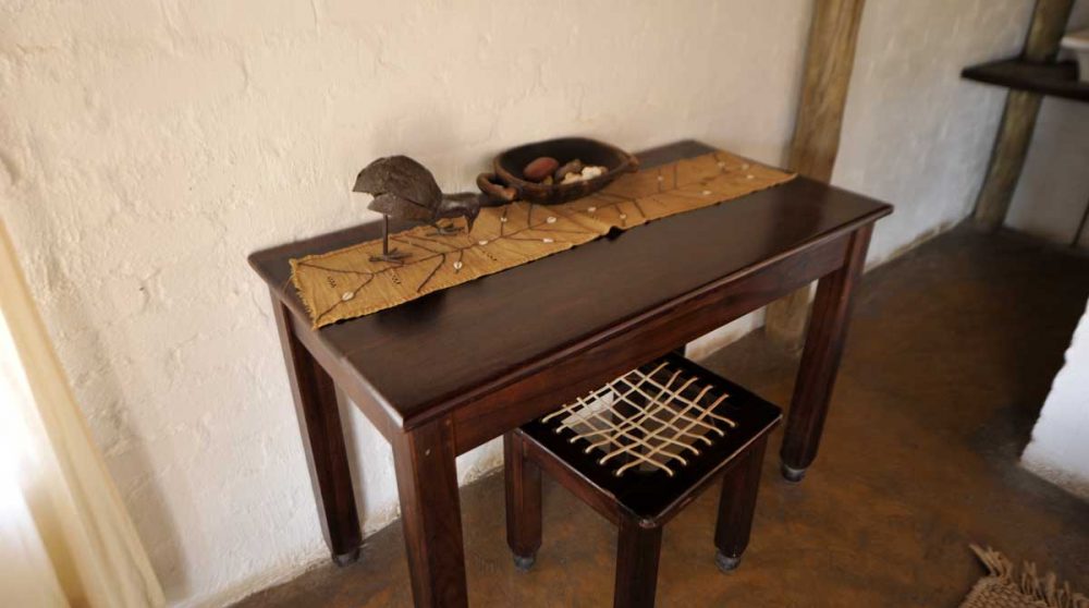 Coin bureau dans une chambre au Desert Homestead