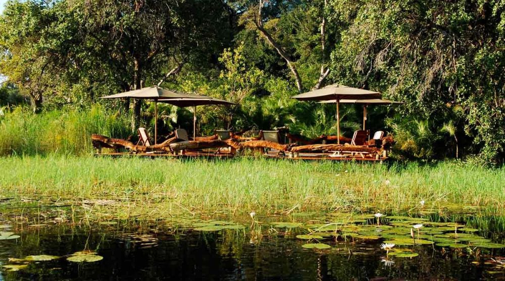 Aperçu de la piscine depuis le lagon