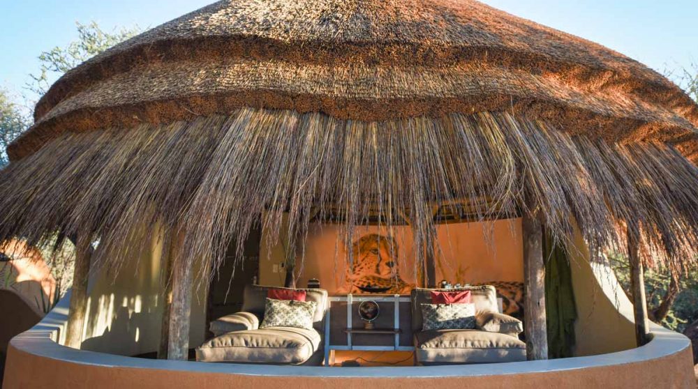 Le lounge attenant à la tente