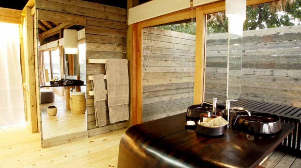 Lavabos dans une chambre au Botswana