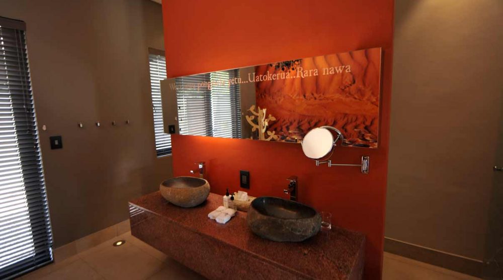 Lavabos dans la salle de bains à Windhoek