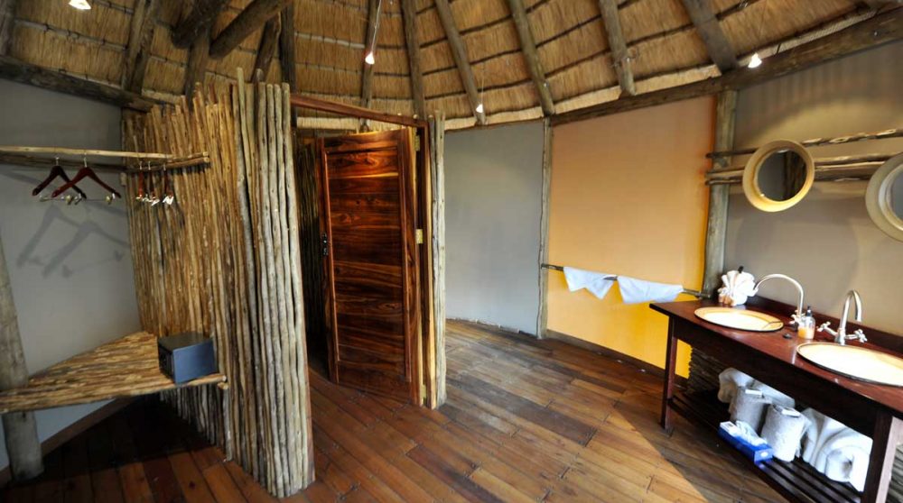 Salle de bains d'une chambre