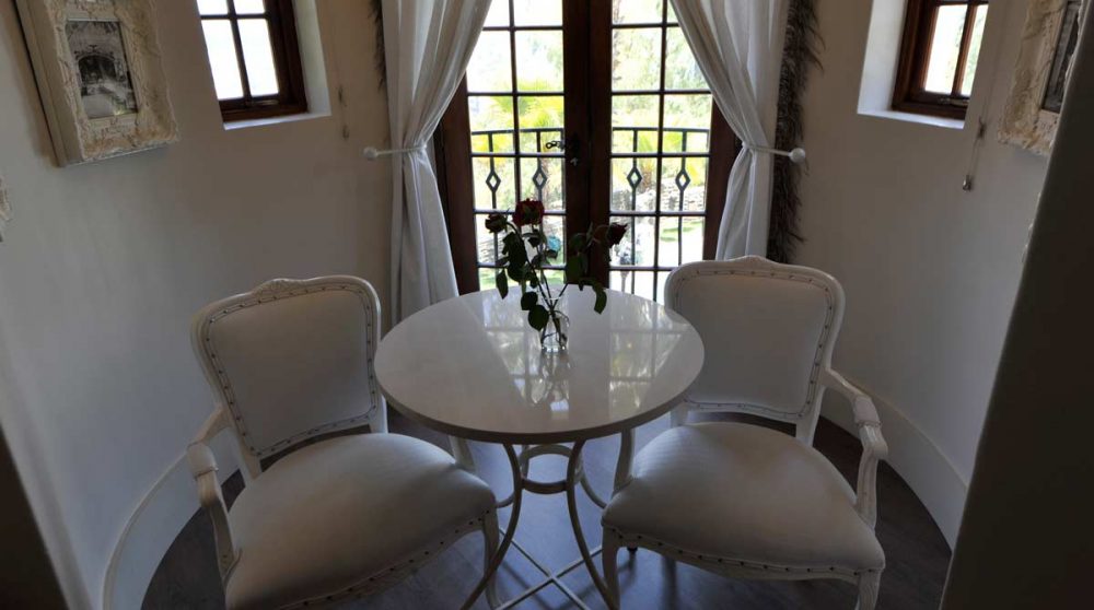 Fauteuils dans une chambre de l'Hotel Heinitzburg