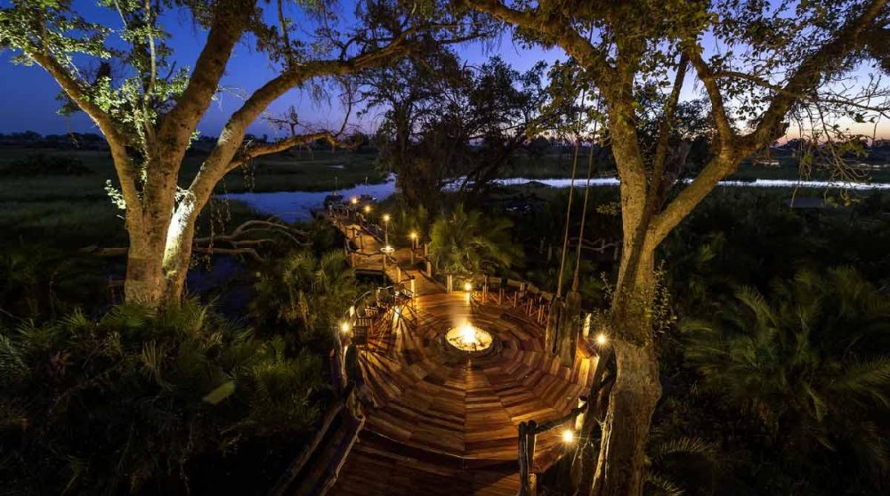 Le boma à la lueur des bougies à Jao Camp