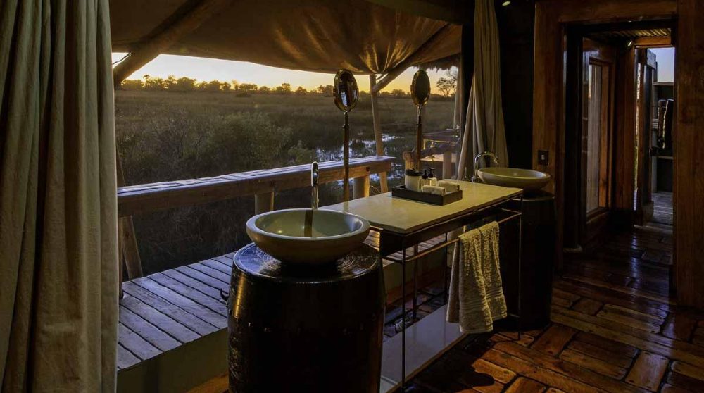 Les lavabos font face aux plaines infinies