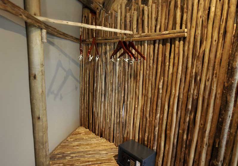 Penderie dans une chambre