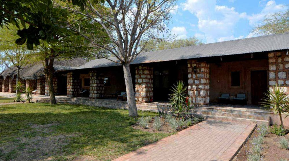 Extérieur d'une chambre standard à Etosha