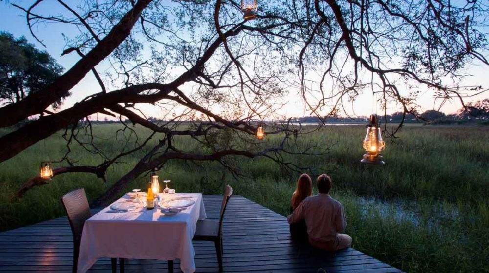 Coucher de soleil sur la nature à l'Abu Camp