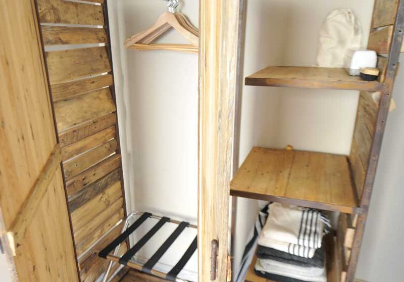 Des rangements dans la chambre à Namib