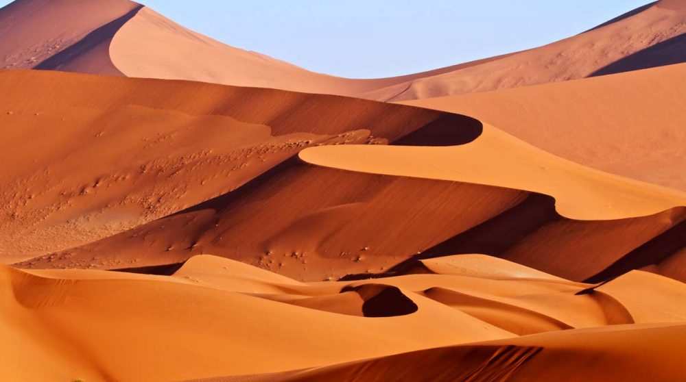 Les dunes dans le désert de Namib en Namibie