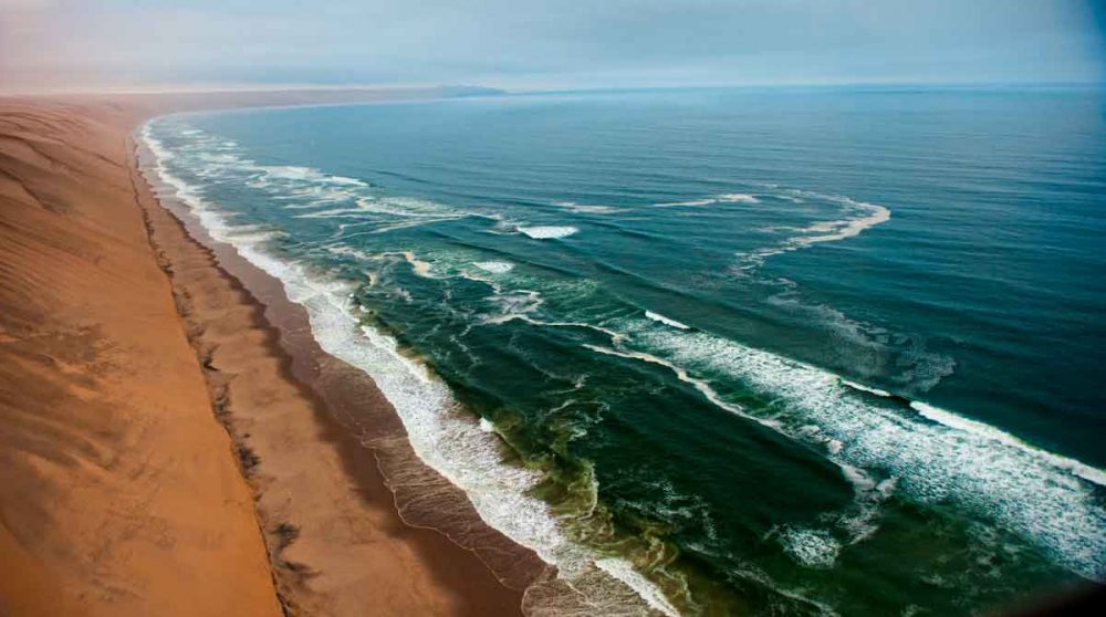 Skeleton Coast dans la partie nord de la côte Atlantique de la Namibie