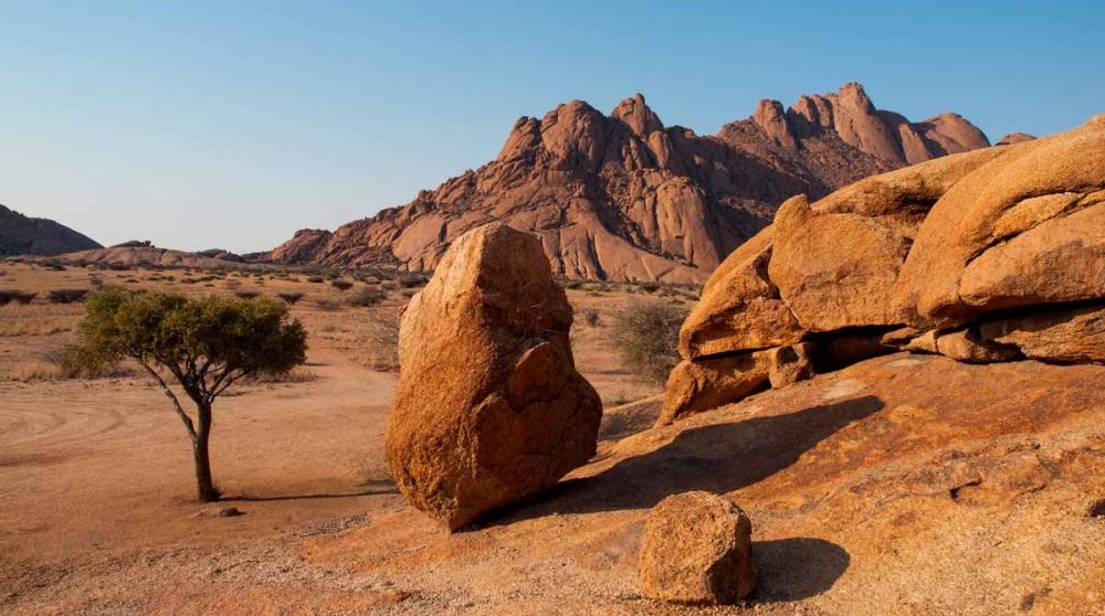 Les pics granitiques du Damaraland