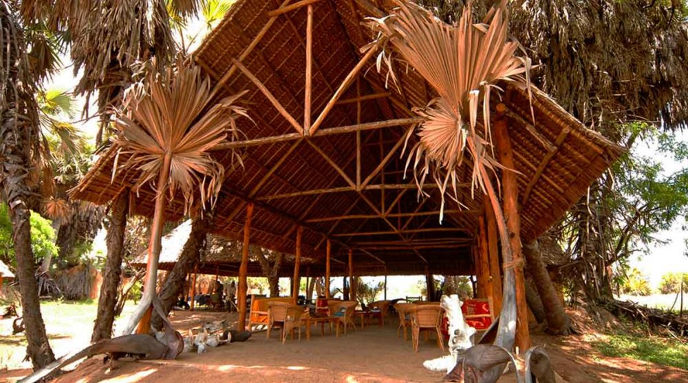 Bienvenue au Lac Manze Camp