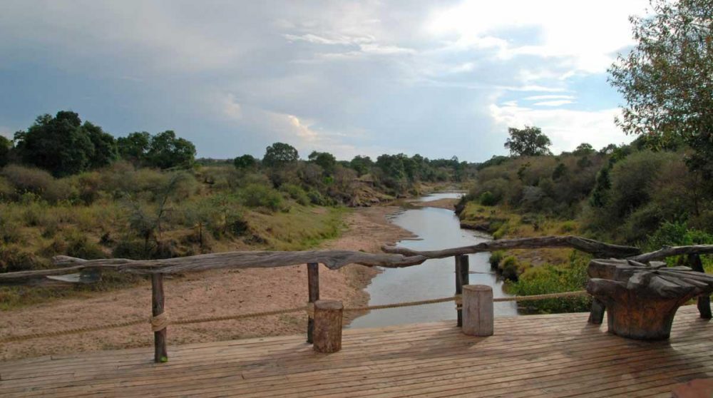 Vue sur la rivière Talek au Mara Explorer au Kenya dans le Masaï Mara
