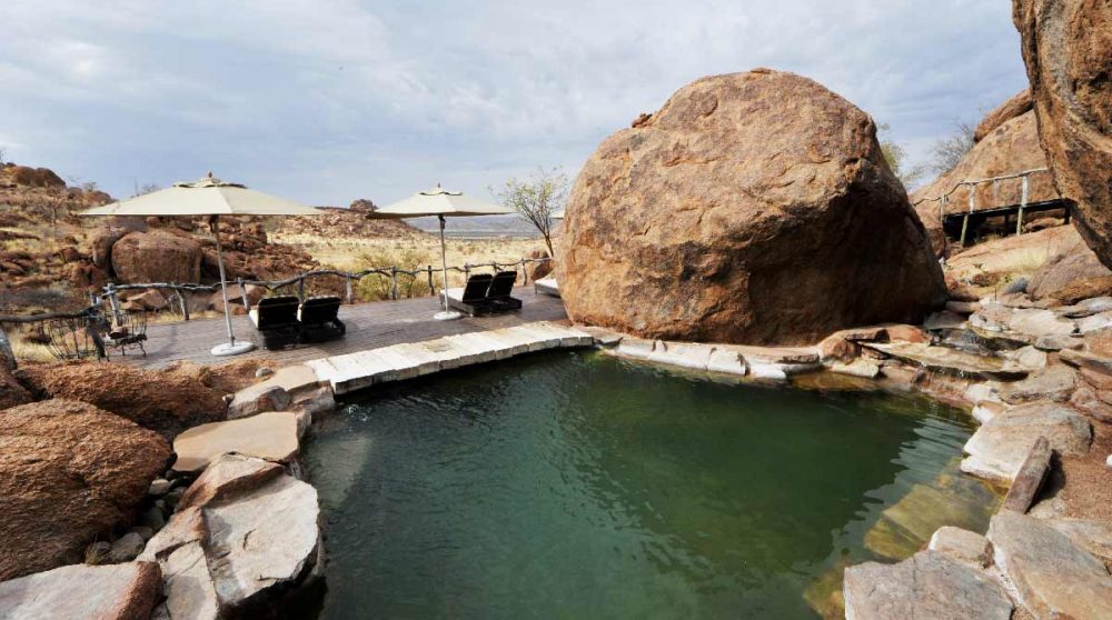 Piscine du Mowani Mountain Camp