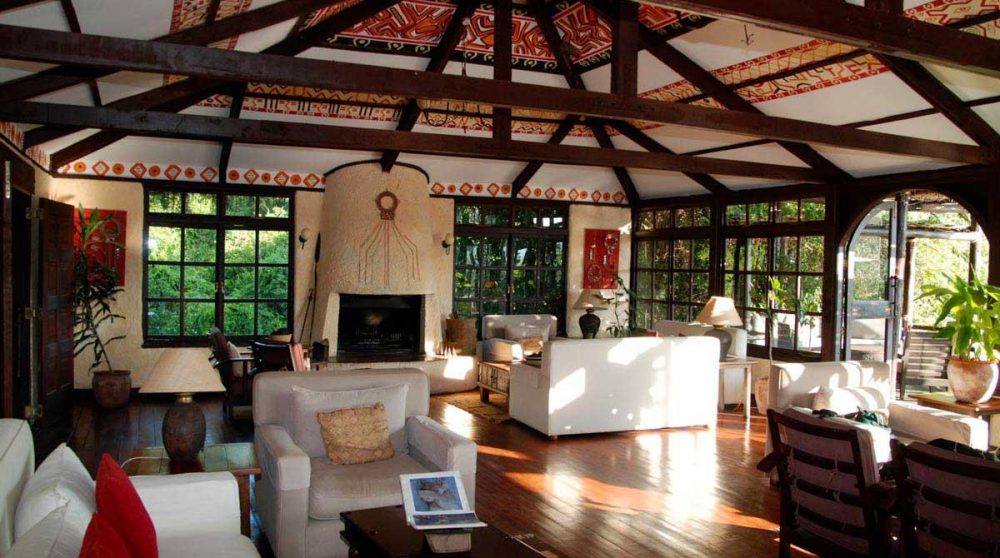 Le salon de l'hôtel Olonana