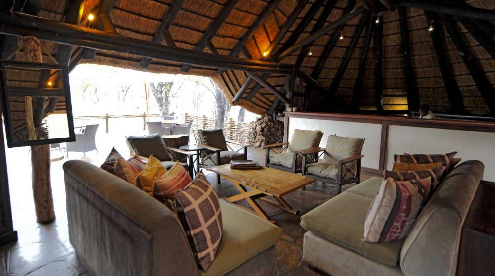Le salon de l'Ongava Tented Camp en Namibie