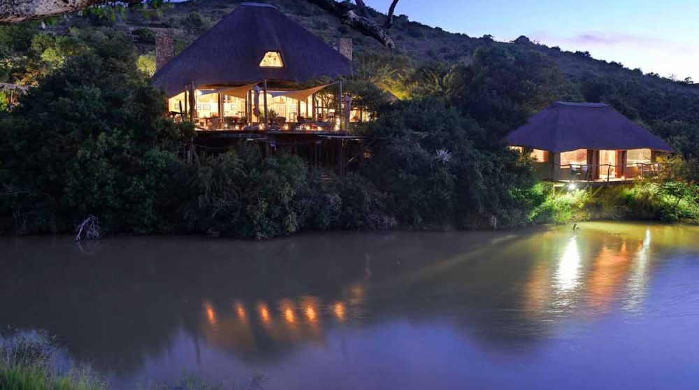 Shamwari Bayethe Tented Lodge vu de nuit